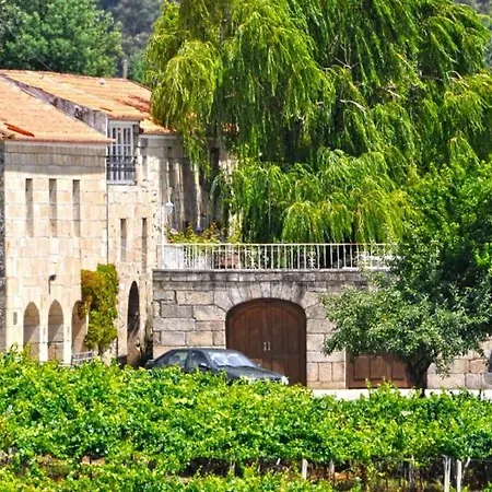 Pazo De Almuina * Arbo